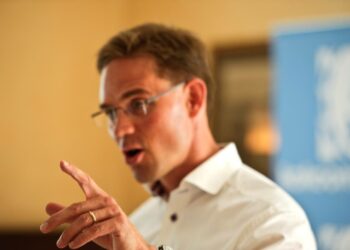 Pääministeri Jyrki Kataisen mukaan viime kevään kehyspäätökset riittävät velkakierteen katkaisemiseen.