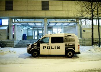 Yhtä Jyväskylän kirjastopuukotukseen liittyvistä epäillään myös henkilörekisteririkoksesta. Hän on koonnut internetistä useiden ihmisten tietoja ja valokuvia.