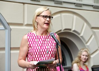Eva Biaudet.