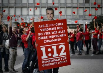 Lain kannattajia kampanjoimassa Zürichissa marraskuun alussa.