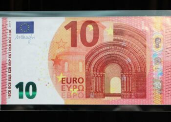 EU on heräämässä korruption vastaiseen taisteluun. Ensimmäisen asiaa koskevan raportin mukaan siihen uppoaa 120 miljardia euroa vuodessa.