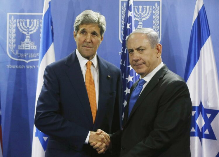 Yhdysvaltain ulkoministeri John Kerry tapasi Israelin pääministerin Benjamin Netanjahun heinäkuussa Tel Avivissa.
