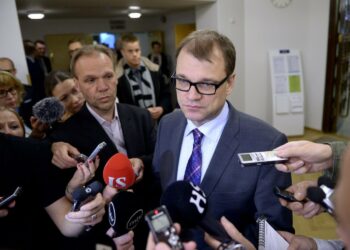 Pääministeri Juha Sipilä kommentoi yhteiskuntasopimuksen kaatumista eduskunnassa.
