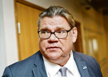 Ulkoministeri Timo Soinia (ps.) kiinnosti Turkin vallankaappausyritystä enemmän lomailu.