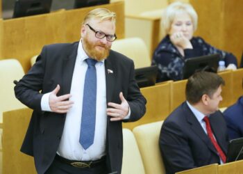 Vitali Milonov kuvattuna duumassa viime lokakuussa.