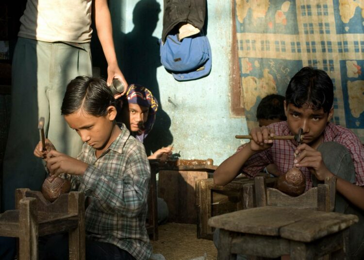 Interpedian kehitysyhteistyötoiminta kattaa kehitysyhteistyöhankkeita, kummiohjelmia ja globaalikasvatusta. Kuvassa lapsityöntekijöitä Nepalissa.