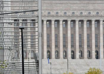 – Hallitus on käyttänyt lähes puolitoista miljardia suurituloisia suosiviin verokevennyksiin ja lähes miljardin erityisesti julkisen sektorin työntekijöitä kurjistavaan kiky-sopimukseen, Li Andersson sanoo.