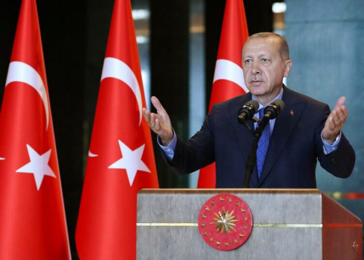 Presidentti Recep Tayyip Erdoganin puheissa syylliset ovat aivan muualla kuin hänen itsevaltaisessa johtamisessaan.