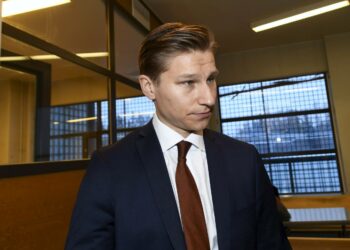 Oikeusministeri Antti Häkkänen (kok.) vieraili eilen Vantaan vankilassa.