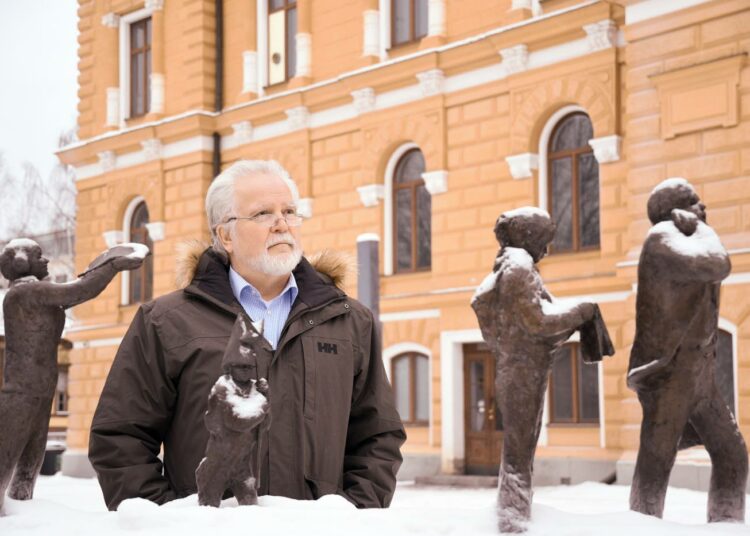 Martti Korhonen on ehdolla kuntavaaleissa Oulussa.