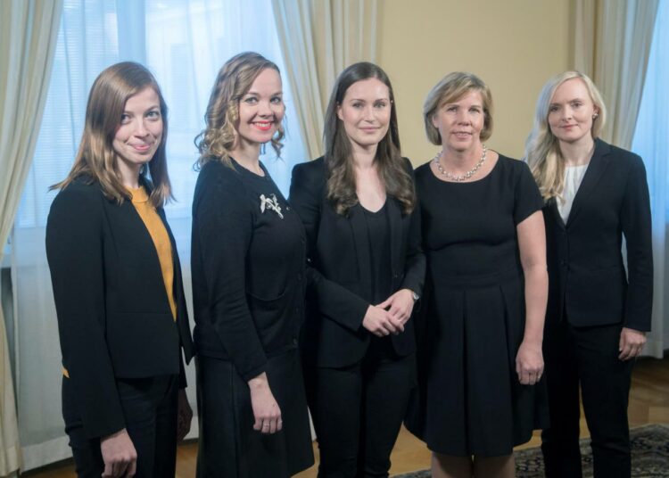 Pääsääntöisesti kansalaiset luottivat viisikon – Li Anderssonin (vas.), Katri Kulmunin (kesk.), Sanna Marinin (sd.), Anna-Maja Henrikssonin ja Maria Ohisalon (vihr.) koronatoimiin.