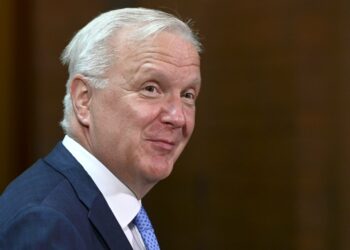 Olli Rehn on pysytellyt tiukasti presidenttiehdokasgallupien kärkinimien joukossa.