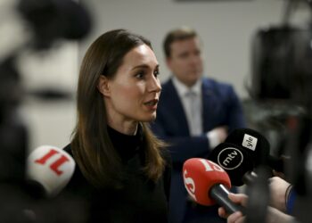 Hallitus vastaa kolmella toimella sähkön hintakriisiin, pääministeri Sanna Marin kertoi.