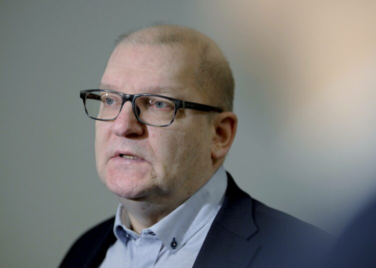 Suomen vahva kilpailukyky mahdollistaa palkkojen korottamisen työpaikkoja vaarantamatta, sanoo Teollisuusliiton puheenjohtaja Riku Aalto.