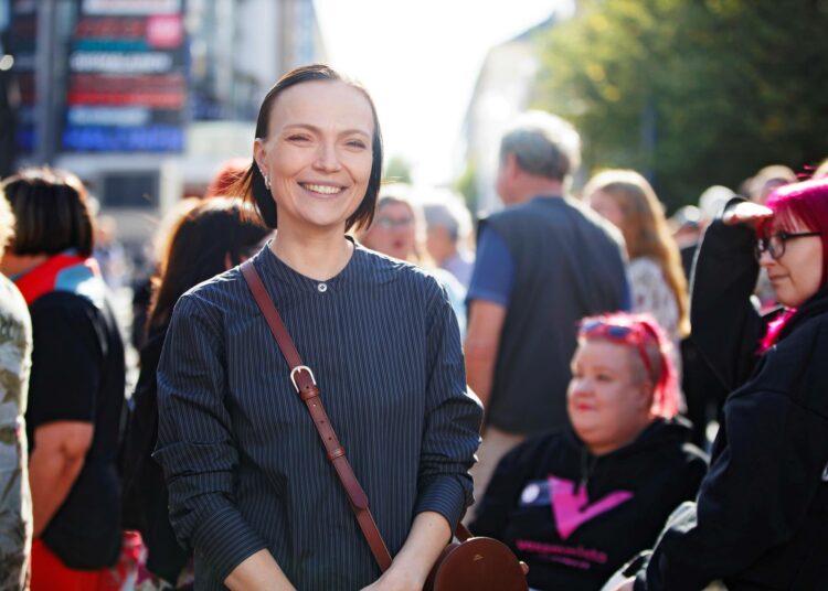 Vasemmistoliiton kannatus palasi Ylen kannatusmittauksessa nousu-uralle. Kuvassa puolueen puheenjohtaja Minja Koskela Jyväskylässä elokuun lopulla.