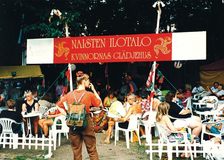 Vuonna 1995 Pohjoismaisessa Naisfoorumissa Turussa Vasemmistonaisten Ilotalo oli tapahtumien keskipiste, jossa kävi noin 10 000 ihmistä. Suomalaisten naisten ja miesten lisäksi siellä vieraili mm. kurdinaisia, Kiinan naisliiton naisia ja Nobelin rauhanpalkinnon saanut Rigoberta Menchu.