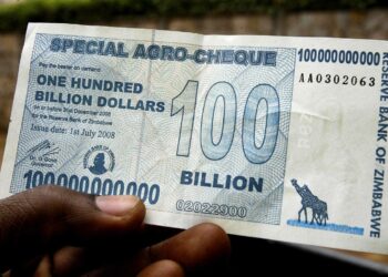 Miljardin dollarin seteli Zimbabwesta vuodelta 2008, jolloin maassa oli hyperinflaatio. Rahan arvo on sittemmin vakiintunut.