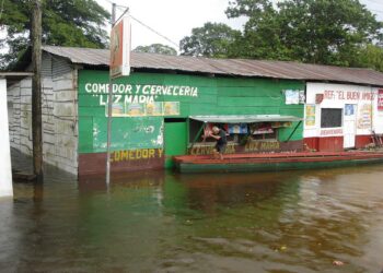 Rio la Pasión -joki tulvi syksyllä 2008.