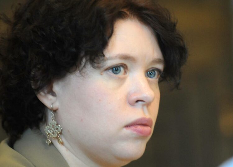 Anna Kontula arvioi Suomen ilmastopolitiikkaa keskiviikkona eduskunnassa