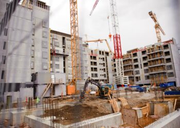 Kari Uotilan mukaan on investoitava työllistäviin hankkeisiin kuten vuokra-asuntotuotantoon.