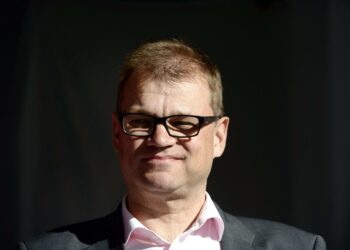 Keskustan puheenjohtaja Juha Sipilä puhui perjantaina Mikkelin torilla.