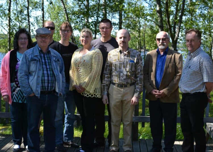 Pohjanmaan piirien edustajat yhteiskuvassa.