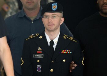 Chelsea (Bradley) Manning oikeudenkäynnissään vuonna 2013.