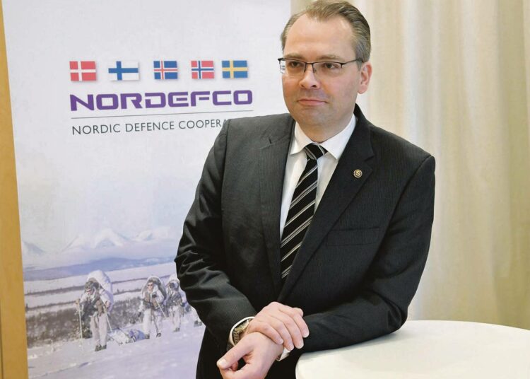 Puolustusministeri Jussi Niinistön nimi ei jää historiaan, mutta hän yrittää saada sen edes sotaharjoituksen nimeksi.