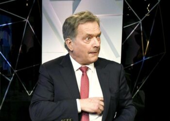 Valitsijayhdistyksen ehdokkaana jatkokaudelle hakeva presidentti Sauli Niinistö puolusteli eilen Ylen kaksikielisessä vaalitentissä asevientipäätöksiä.