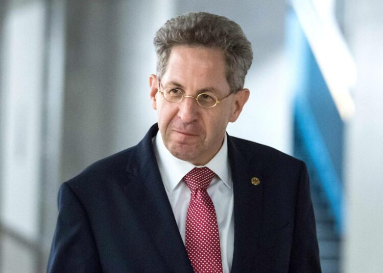 Hans-Georg Maassen antoi aineksia salaliittoteorioille.