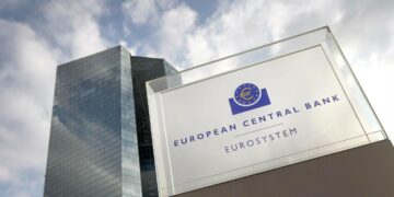 Euroopan keskuspankki aloitti uudelleen arvopaperien ostot markkinoilta, mutta sen rahapoliittisten toimien vaikutus on heikentynyt. Nyt kutsutaan poliitikkoja tekemään oma osansa.