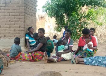 Malawin yhdeltä kolkalta toiselle siirretyt pienviljelijäperheet valittavat julkisten palveluiden, kuten terveyskeskusten ja koulujen puutetta. Moni haluaisi jo palata vanhaan kotikyläänsä, josta tuli köyhyyden vähentämisen nimissä häädetyksi.