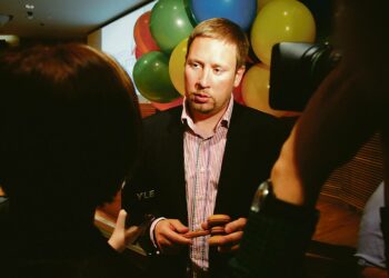 Paavo Arhinmäki on Vasemmistoliiton neljäs puheenjohtaja. Hänen mukaansa puolue on nyt uudistettava.