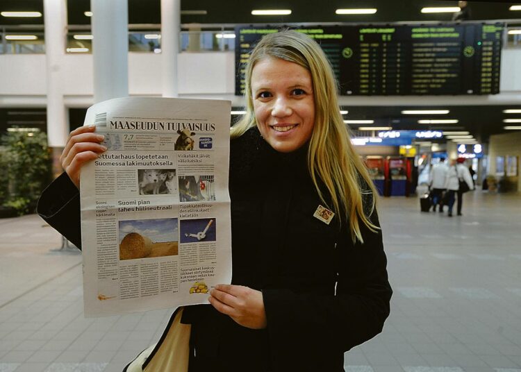 Toivomme lehden herättävän ihmisissä ajatuksia, sanoo Maaseudun Tulvaisuuden päätoimittaja Salla Tuomivaara.