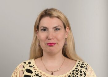 Katja Hännistä huolettaa Raahen työllisyys.