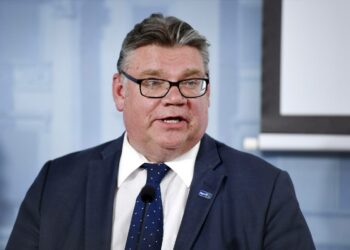 Timo Soini ei kertonut hallituksen budjetti-infossa, että kiinteistöveron lisäkorotuksesta vain alle viidesosa menee grynderien maksettavaksi.