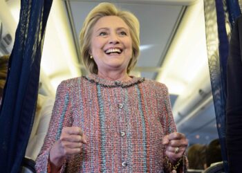 Hillary Clinton on nostanut lääkkeiden hinnoittelun yhdeksi kampanjateemoistaan.