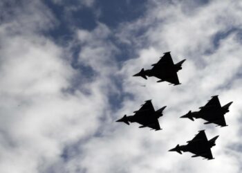 EU:n yhteinen puolustus nostettiin vakavasti keskusteluun vasta vuosi sitten. Kuvassa espanjalaisia Eurofighter-hävittäjiä.