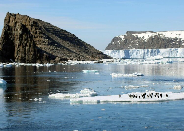 Antarktiksen merijää oli mittaushistorian laajin 2014, mutta romahti seuraavien kolmen vuoden aikana.