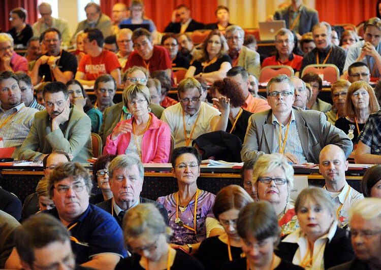 Yleiskeskustelu puoluekokouksessa alkoi vilkkaana.