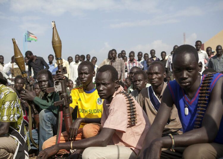 Etelä-Sudanin hallitusta vastustavien kapinallisten eli Valkoisen armeijan taistelijoita Nasirissa viime viikolla.