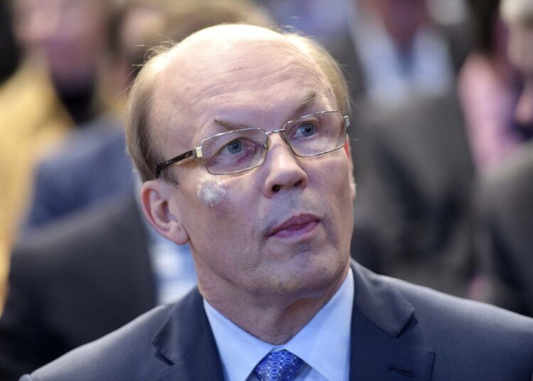 Elinkeinoelämän keskusliiton EK:n hallituksen puheenjohtaja Matti Alahuhta hautasi tupo-ratkaisut keskiviikkona lopullisesti.