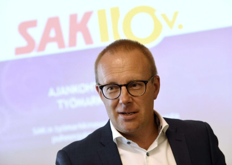 SAK:n puheenjohtaja Jarkko Eloranta puhui SAK:n työmarkkinaseminaarissa 15. elokuuta.