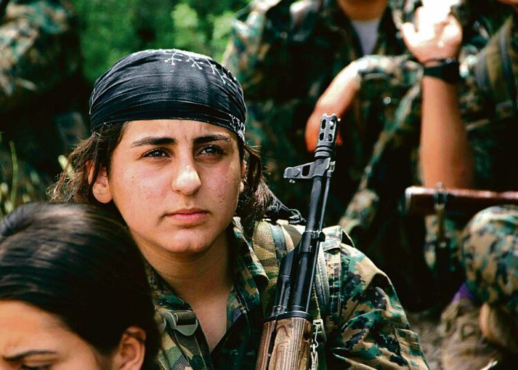 Jos Turkin joukot hyökkäävät Afriniin, ne joutuvat taistelemaan myös tuhansia naissotilaita vastaan Rojavan itsehallintoalueen Naisten puolustusyksiköistä YPJ:stä.