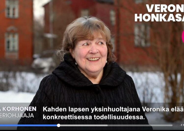 Muun muassa teatteriohjaaja Kaisa Korhonen kuuluu Veronika Honkasalon tukijoihin. Kuvakaappaus videosta.
