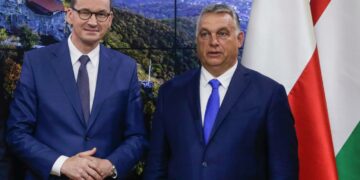 Puolan pääministeri Mateusz Morawiecki ja Unkarin pääministeri Viktor Orbán uhmaavat EU:n perusarvoja.