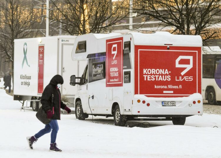 Uusien koronatapauksien määrä kasvoi Suomessa viikossa kolmanneksi eniten EU-maista.