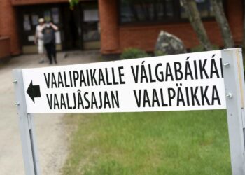 Vaalipaikoilla oli sunnuntaina hiljaista. Äänestysprosentti oli huonoin sitten toisen maailmansodan.