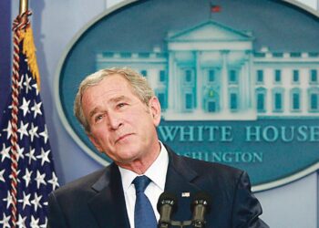George W. Bush viimeisessä lehdistötilaisuudessaan tiistaina Valkoisessa talossa. Bush ei kahdeksan vuoden presidenttikaudellaan jättänyt käyttämättä tilaisuutta epäonnistumiseen hankkeissaan.