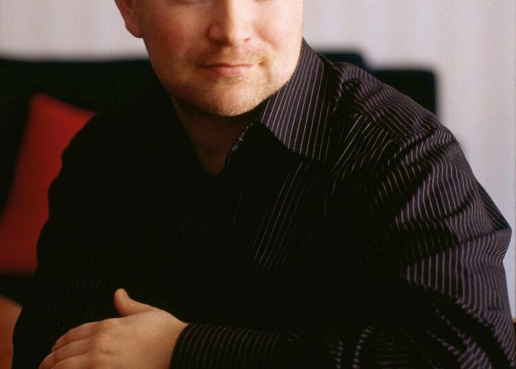 Kirjailija Jarkko Tontti.